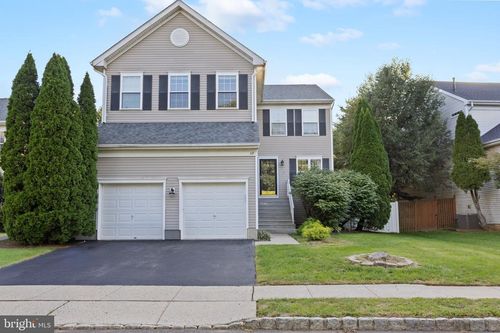 59 Greenbrook Dr, Columbus, NJ, 08022-2323 | Card Image