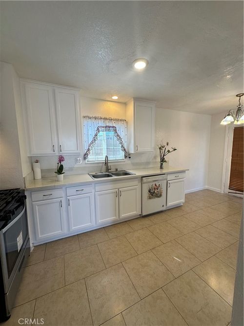16512 Batson Pl, Victorville, CA, 92395 | Card Image