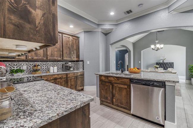 another angle of kitchen | Image 9