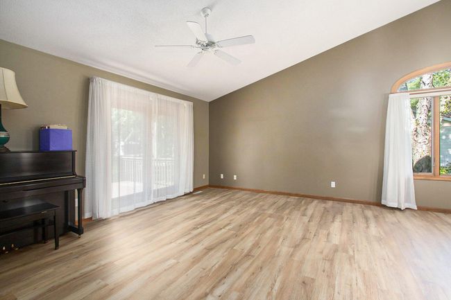 1067 Aspen Dr, Condo with 3 bedrooms, 3 bathrooms and null parking in Norton Shores MI | Image 4