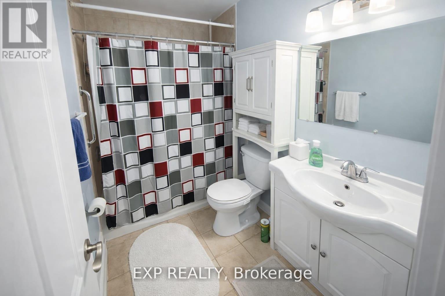 Residential in Toronto (Don Valley Village) 4