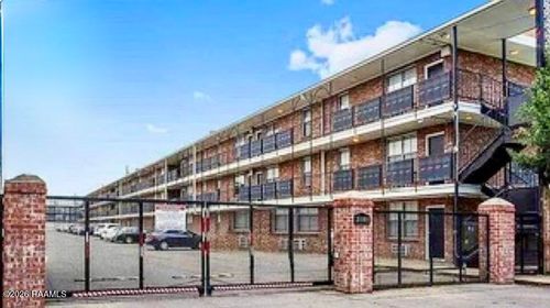 apt-322-3101 Highland Road, Baton Rouge, LA, 70802 | Card Image