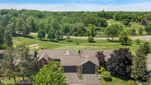 1954 Pine Ridge Ct, Bloomfield Hills, MI, 48302-1750 | Card Image