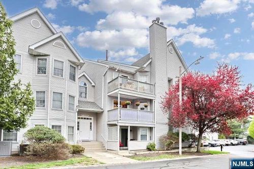 101 Quartz Ln, Paterson, NJ, 07501-3349 | Card Image