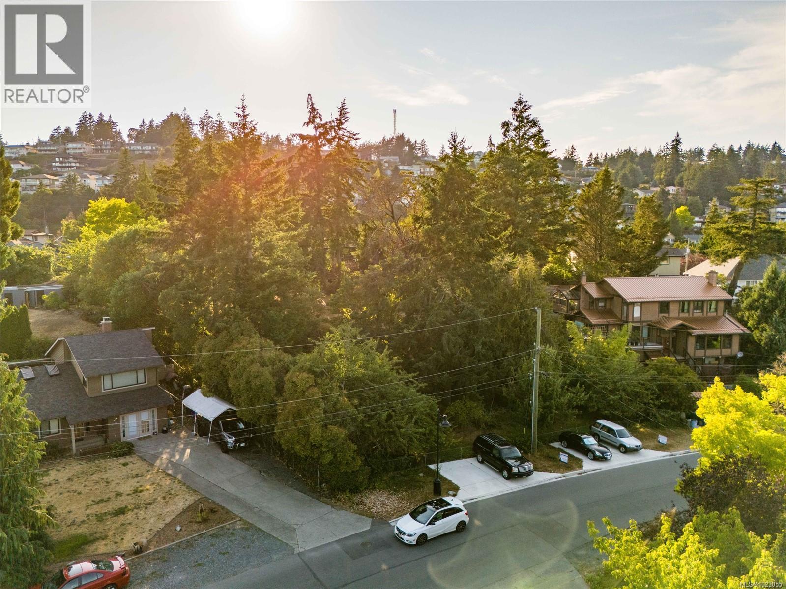 Land in Colwood