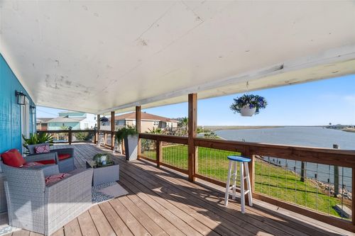 154 Poop Deck Ln, Freeport, TX, 77541-7905 | Card Image