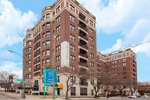 d702-2900 Jefferson Ave, Detroit, MI, 48207-4245 | Card Image