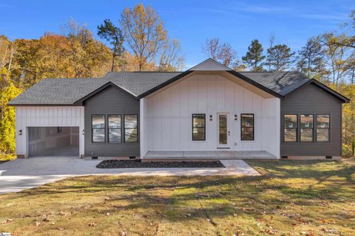 21 Shore Dr, Greenville, SC, 29611-3060 | Card Image