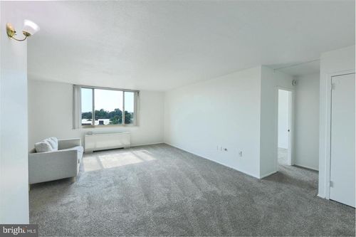 908-1 E University Pkwy, BALTIMORE, MD, 21218-2429 | Card Image