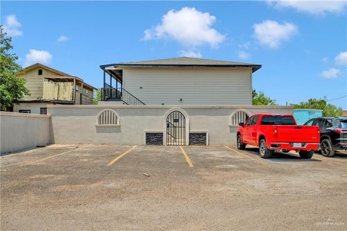 405 E Guerra St, Rio Grande City, TX, 78582-2860 | Card Image