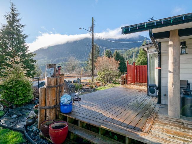 100 Dyer Dr, House other with 3 bedrooms, 3 bathrooms and 1 parking in Sayward BC | Image 21