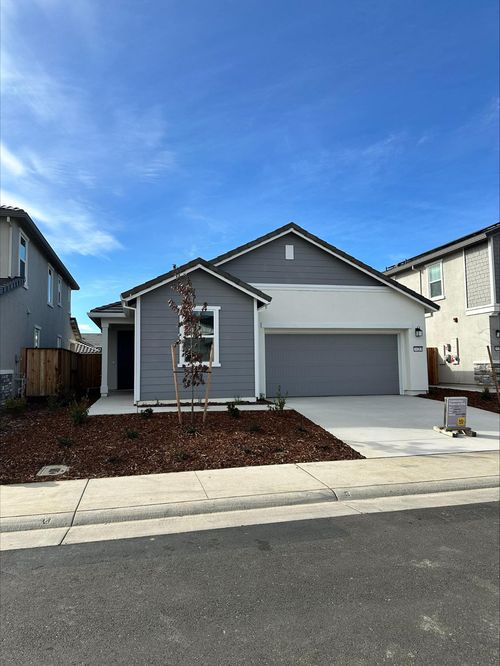 10283 Garmont Way, Elk Grove, CA, 95757-5077 | Card Image