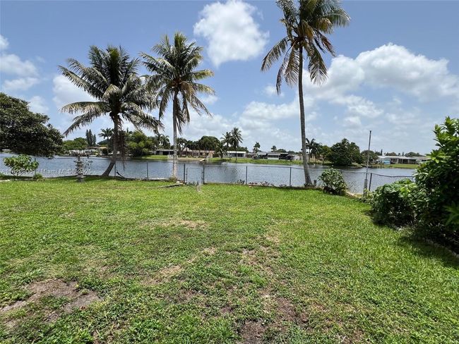 8230 Nw 15 Th St, House other with 3 bedrooms, 1 bathrooms and null parking in Pembroke Pines FL | Image 31