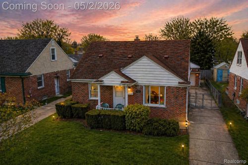33629 Forest St, Wayne, MI, 48184-1888 | Card Image