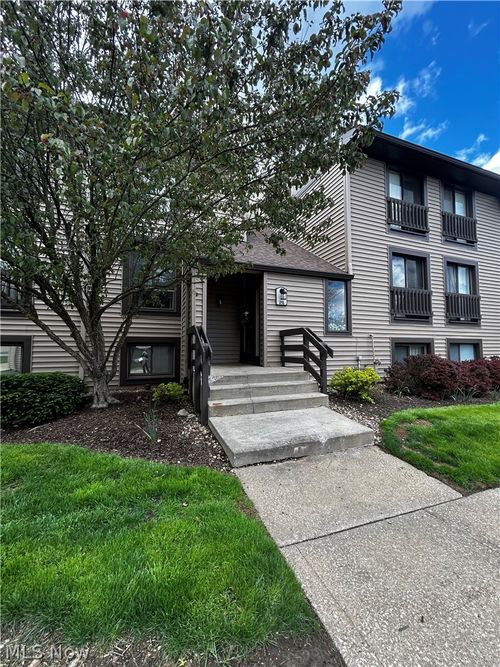 102-1145 Canyon View Rd, Sagamore Hills, OH, 44067-2247 | Card Image
