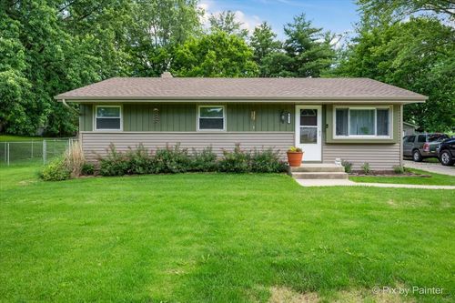 6735 Country Ln, Rockford, IL, 61109-2807 | Card Image
