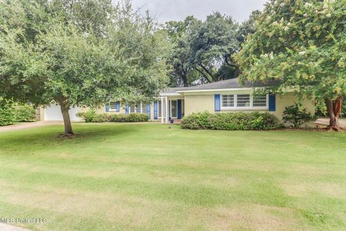 218 Pinewood Cir, Gulfport, MS, 39507-1908 | Card Image