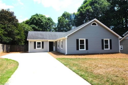 6727 River Hills Dr, Greensboro, NC, 27410-8338 | Card Image