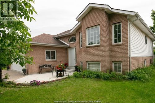 870 Minto St, LaSalle, ON, N9J3M1 | Card Image