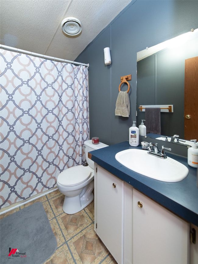 Hall Bathroom | Image 29