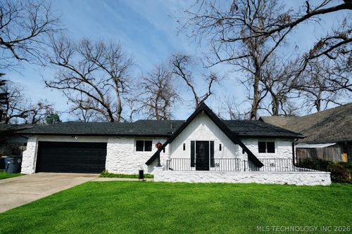 2107 E 52nd Pl, Tulsa, OK, 74105-6407 | Card Image