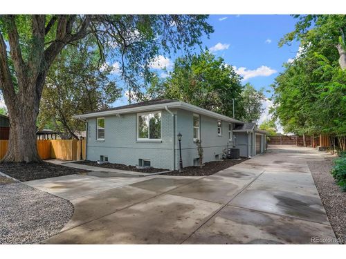 2112 9th Ave, Longmont, CO, 80501-4161 | Card Image