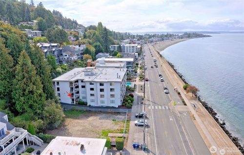 205-2104 Alki Ave Sw, Seattle, WA, 98116-1802 | Card Image