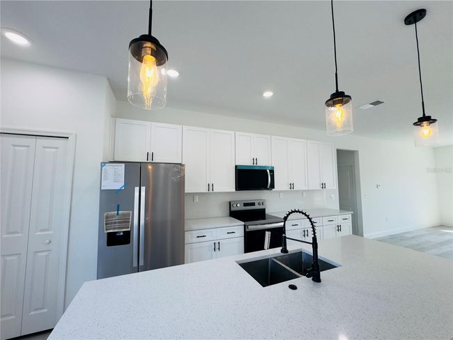 Kitchen Island | Image 7