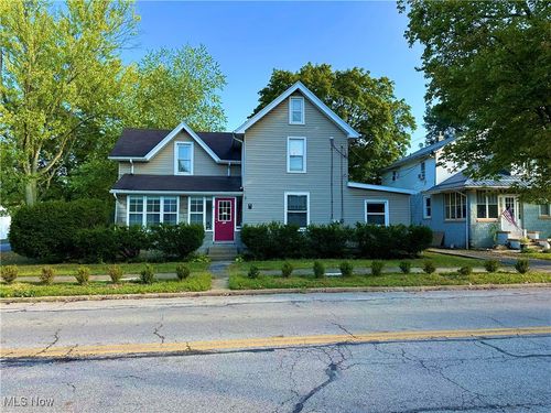 18 E Salem St, Columbiana, OH, 44408-1109 | Card Image
