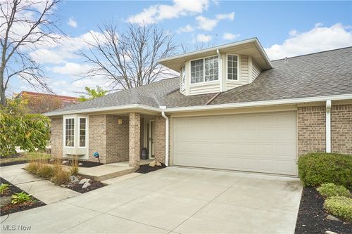 108 Furnace Run Dr, Akron, OH, 44307-2249 | Card Image