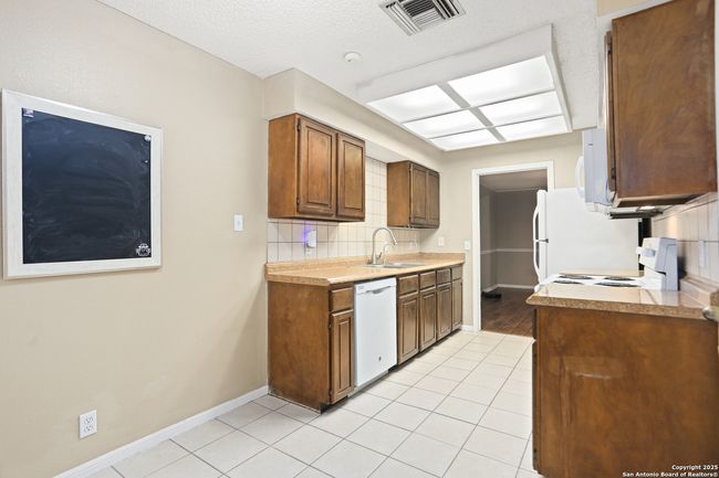 APT-1203 - 7738 Chambers Rd, Condo with 2 bedrooms, 2 bathrooms and null parking in San Antonio TX | Image 11