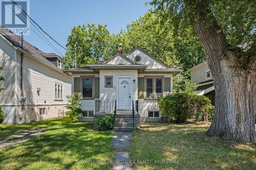 211 Toronto St, Kingston, ON, K7L4A9 | Card Image