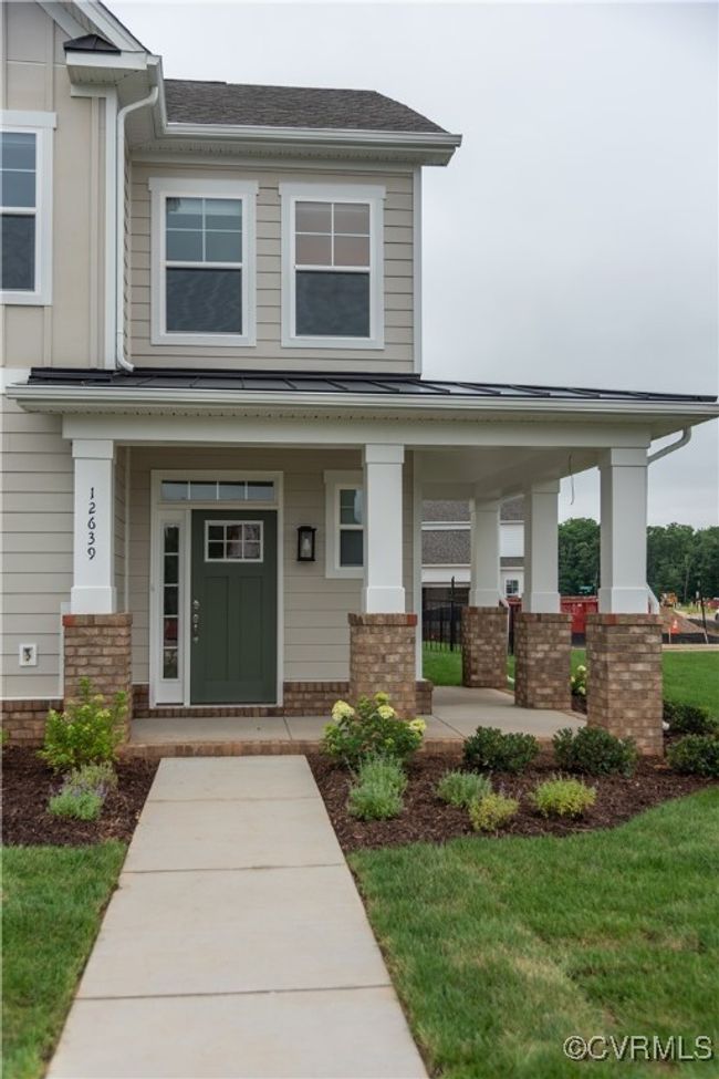 Photo of Manchester spec home. Optional features and finishes may be demonstrated. | Image 22