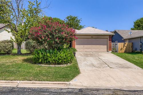 903 Jasmine Trl, Georgetown, TX, 78626-4779 | Card Image