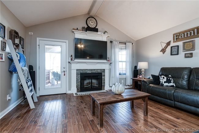 8408 Locust Dr, Home with 4 bedrooms, 3 bathrooms and null parking in Charlestown IN | Image 17