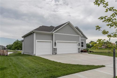18722 W 169th Ter, Olathe, KS, 66062-2836 | Card Image