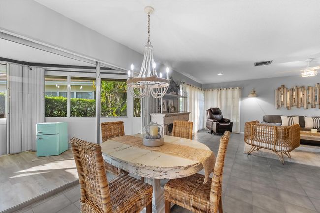 102 Villa Cir, Condo with 2 bedrooms, 2 bathrooms and null parking in Atlantis FL | Image 13
