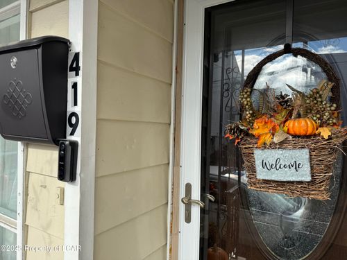 419 W Lloyd St, Shenandoah, PA, 17976-1555 | Card Image