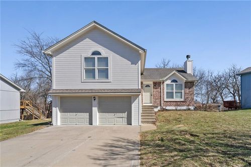 901 Pine Crest Ave, Kearney, MO, 64060-7539 | Card Image