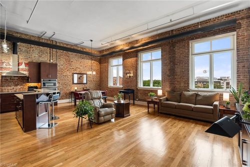 207-1 W 5th St, Winston Salem, NC, 27101-3834 | Card Image