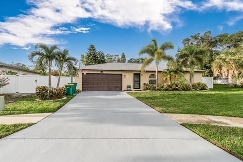 9605 129th Ave, LARGO, FL, 33773-1243 | Card Image
