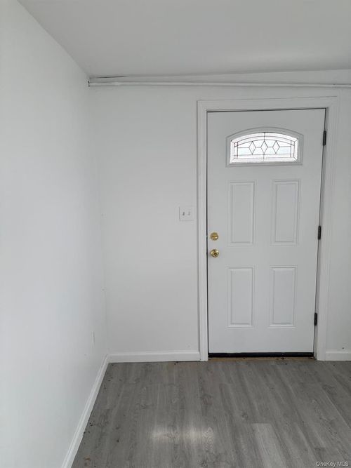 311 Tower Ave, Maybrook, NY, 12543-1530 | Card Image