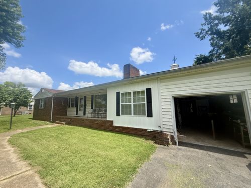 508 E Parkview Dr, Hopkinsville, KY, 42240-5042 | Card Image
