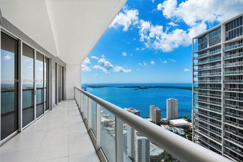 5209-475 Brickell Ave, Miami, FL, 33131-2715 | Card Image