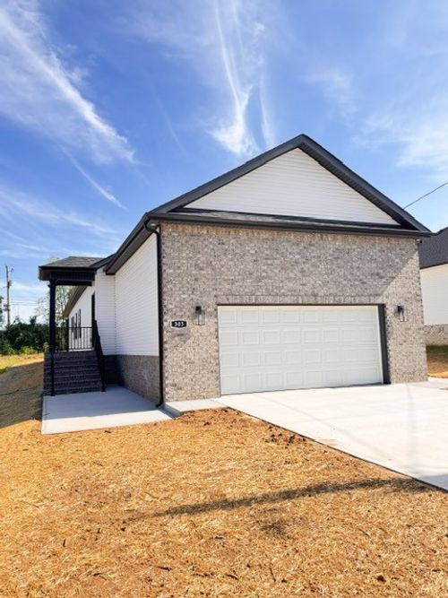 303 Lee Ln, Shelbyville, TN, 37160-2535 | Card Image