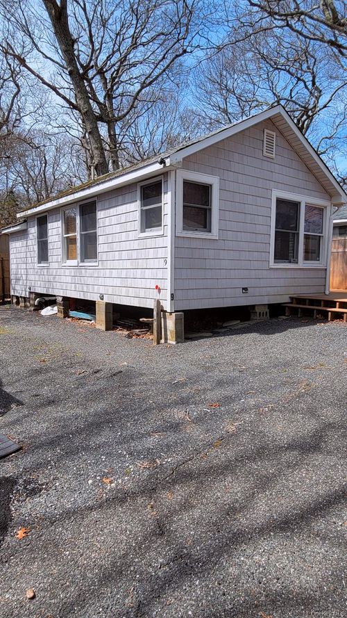 9 Whalers Path, Baiting Hollow, NY, 11933-1277 | Card Image