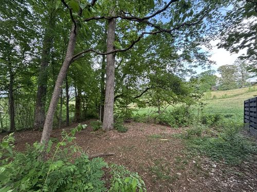 1012 Saint Johns Dr, Maryville, TN, 37801-9609 | Card Image