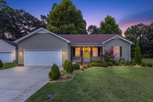 110 Collinwood Dr, Tullahoma, TN, 37388-3003 | Card Image