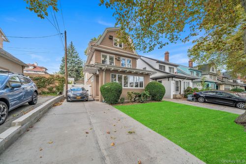 122-05 Metropolitan Ave, Kew Gardens, NY, 11415-2708 | Card Image
