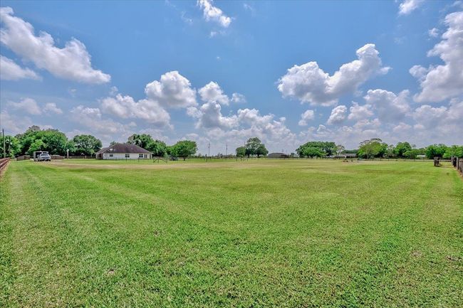 13474 Shellhammer Rd, House other with 3 bedrooms, 2 bathrooms and null parking in Winnie TX | Image 23